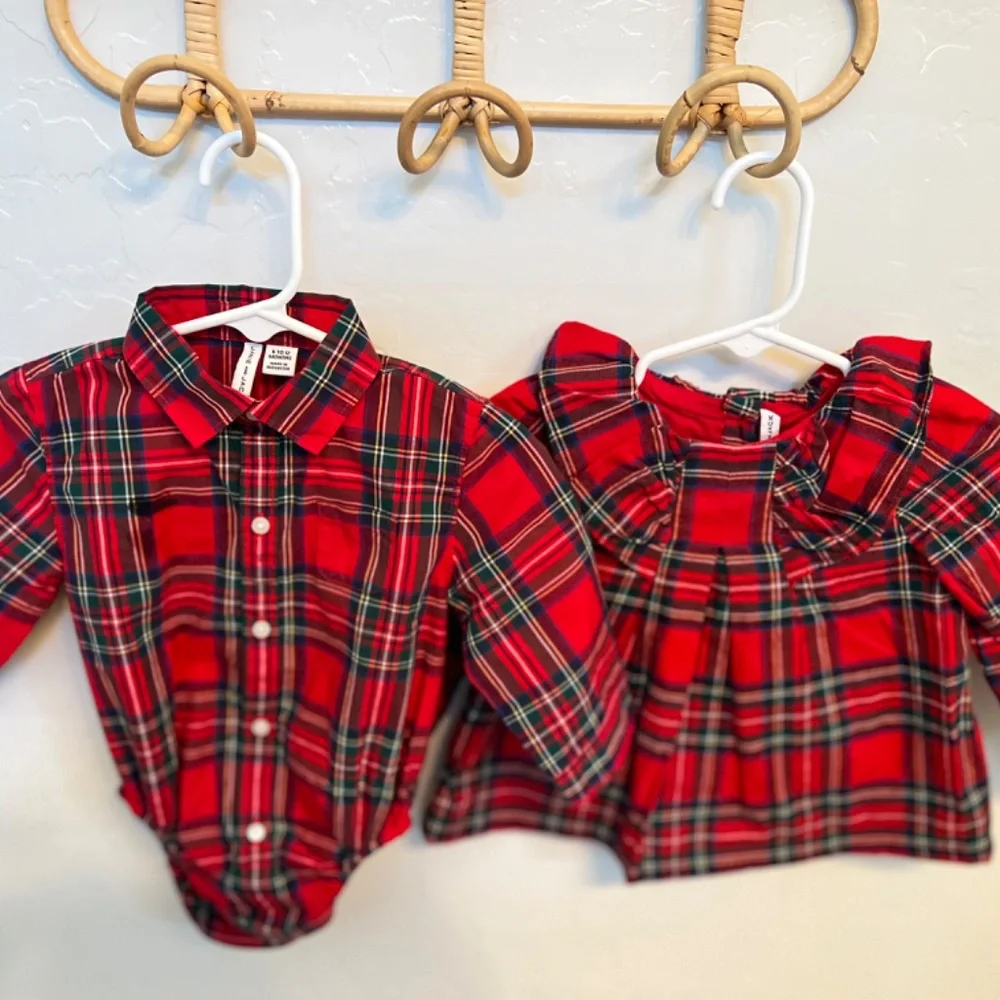 janie and jack christmas Classic tartan plaid patterning boy onesie - Picture 3 of 4